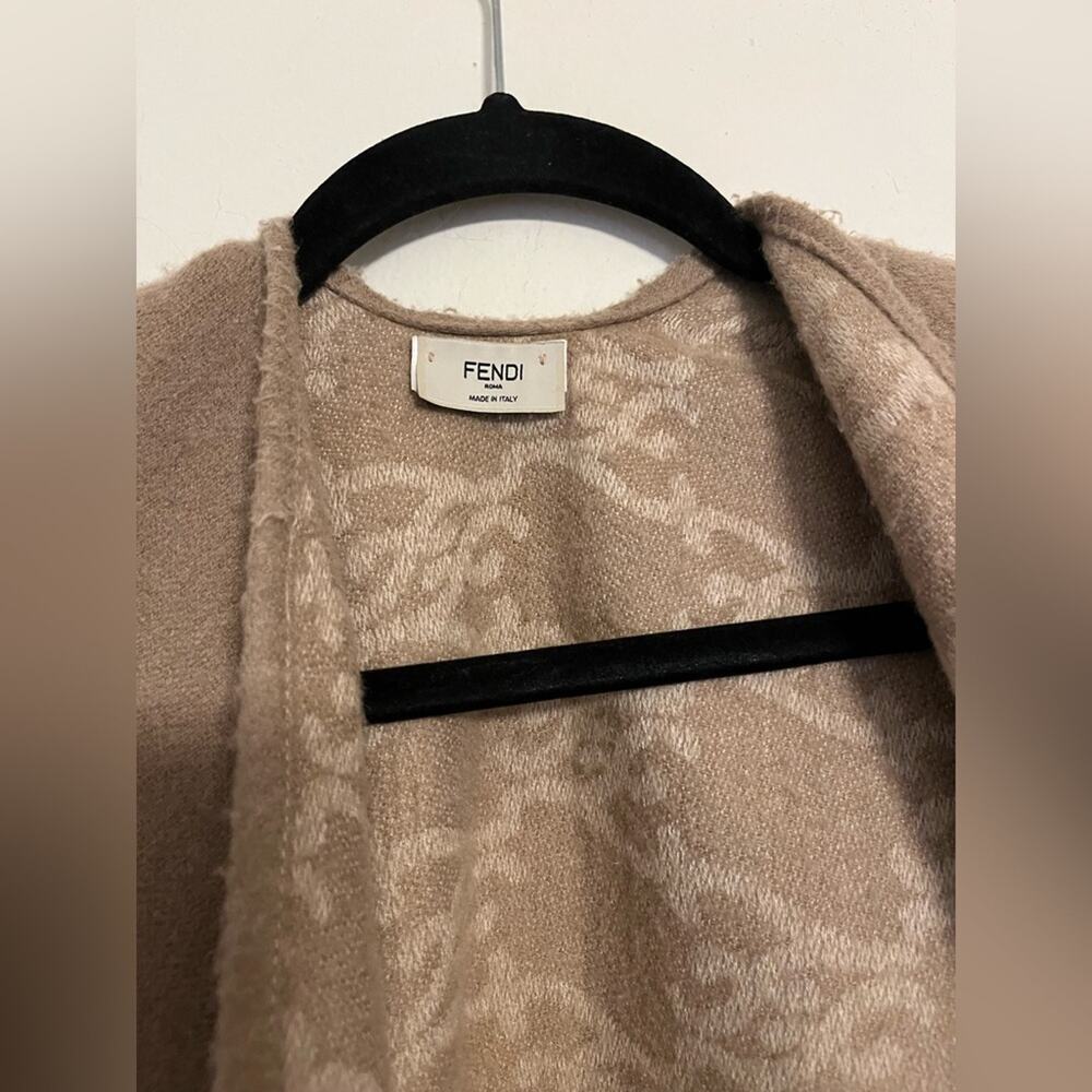 Fendi Reversible FF logo Shawl Cape Tan with Fringe wool Cashmere Blend Poncho - Picture 10 of 10